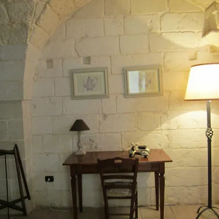 Re * Scorrano (Apulia)